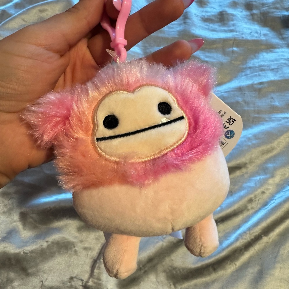 Caparinne the Bigfoot Squishmallow clip